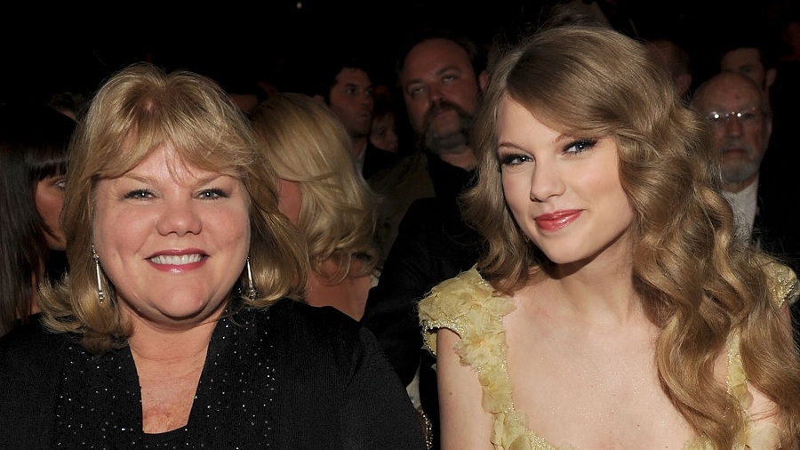 Taylor Swift and Mother