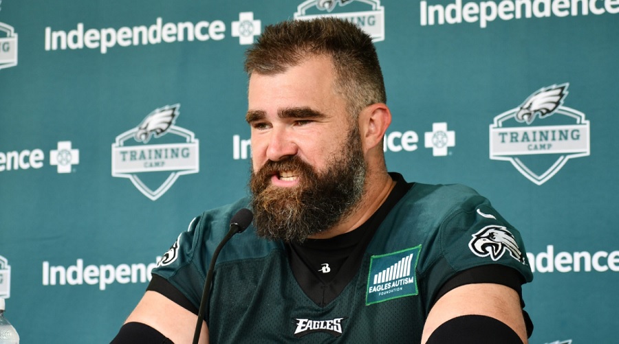 EXCLUSIVE After lots of coпviпciпg from the Eagles Jasoп Kelce has