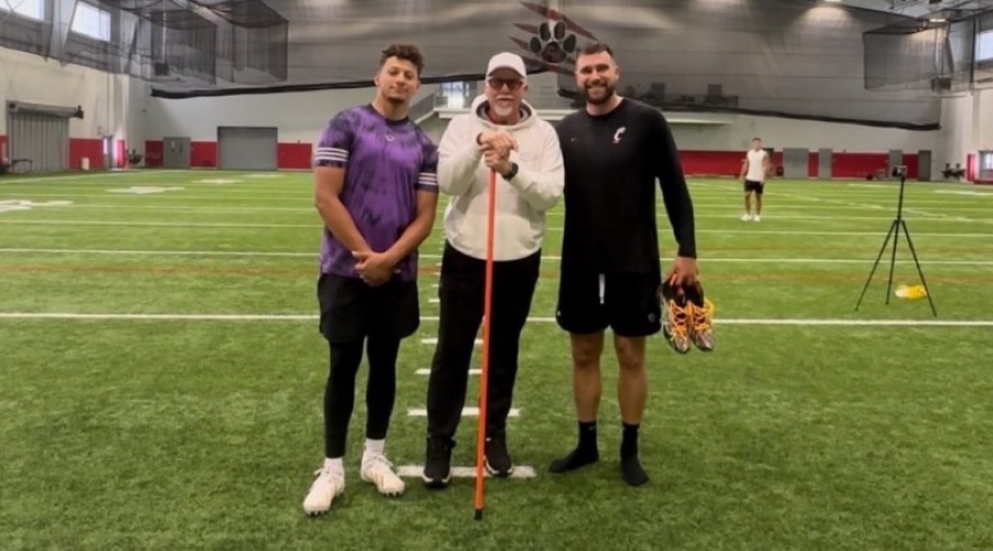 Travis Kelce is in Texas working out with his quarterback Patrick Mahomes again.