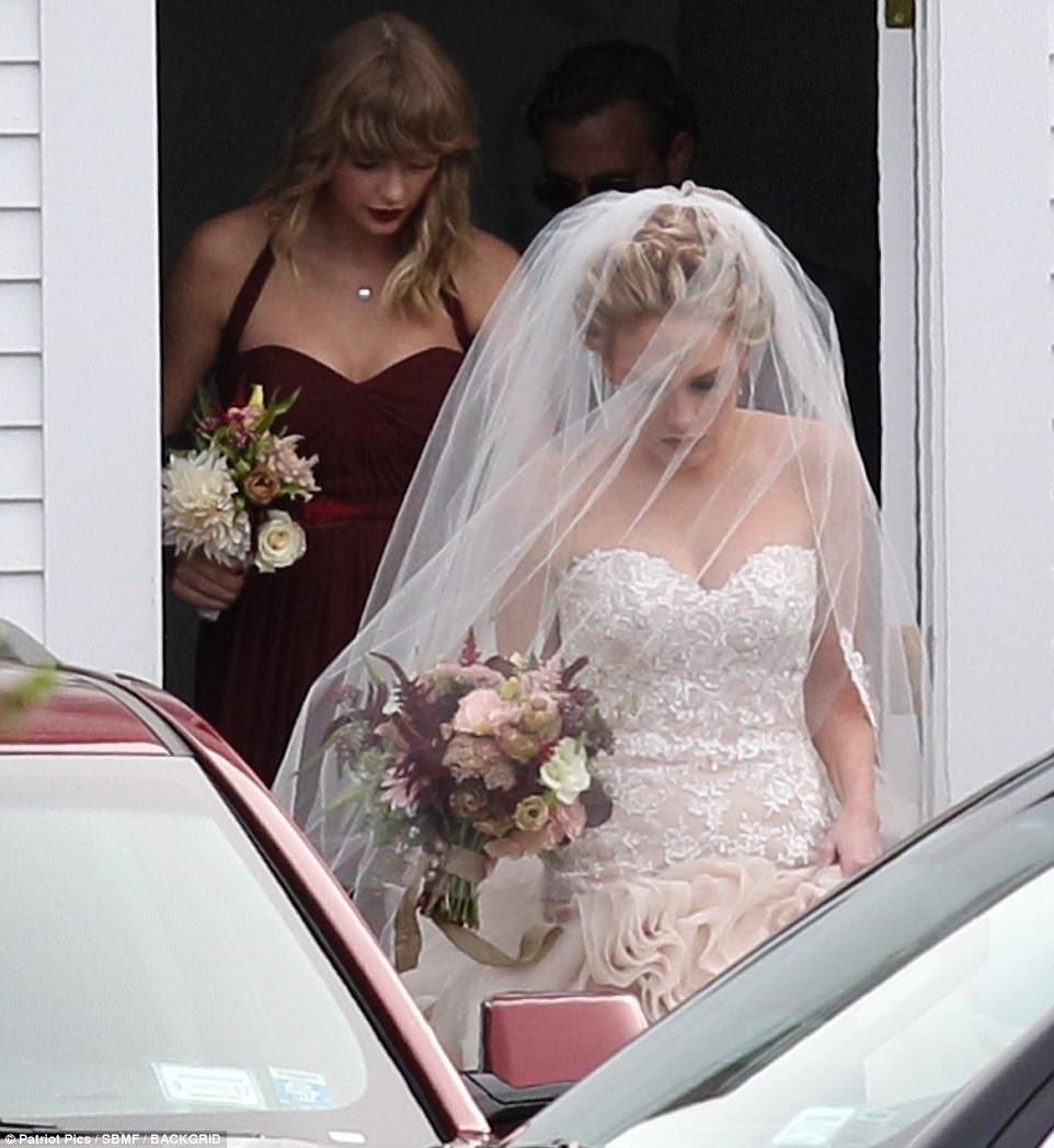 Taylor Swift at wedding 