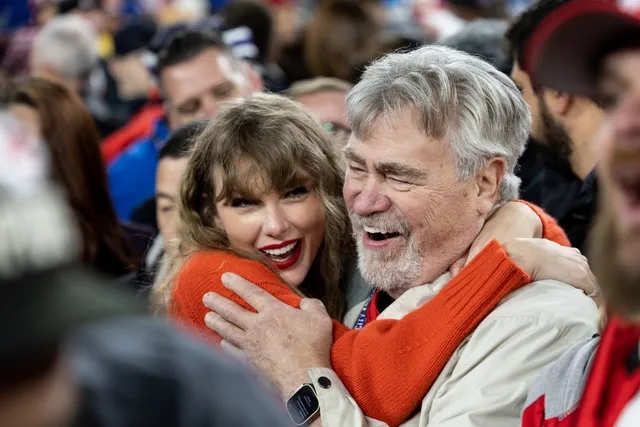 Taylor Swift and Travis Kelce's dad Ed