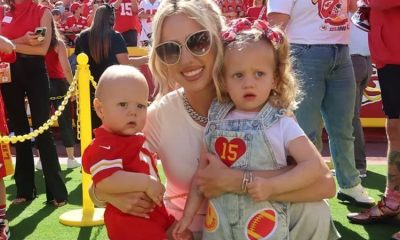 Brittany Mahomes with the kids at a Chiefs Game